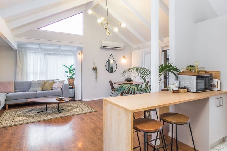 Photo of property in 18a Rosario Crescent, Red Beach, 0932