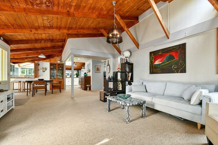 Photo of property in 164 Henderson Valley Road, Henderson, Auckland, 0612