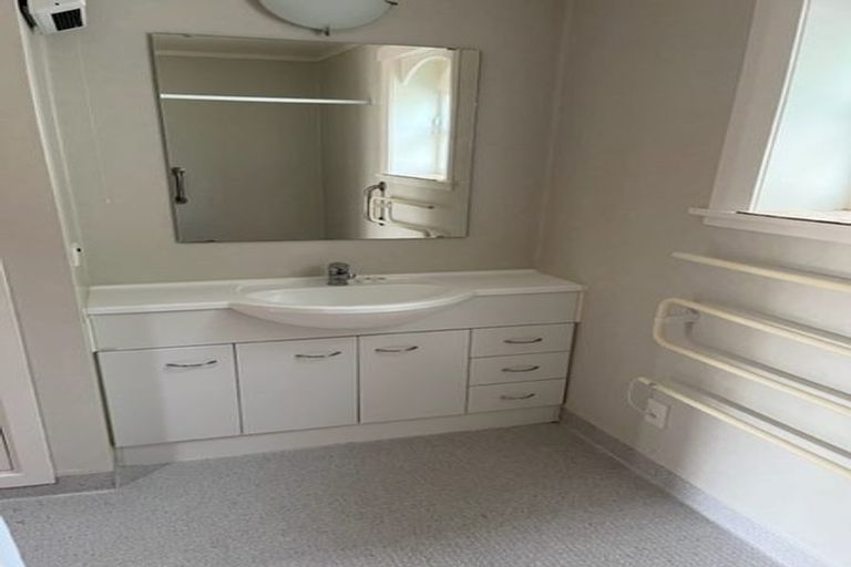 Photo of property in 297 The Parade, Island Bay, Wellington, 6023