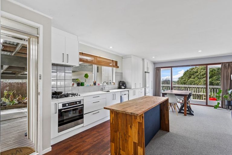 Photo of property in 83 Sunnyvale Road, Massey, Auckland, 0614
