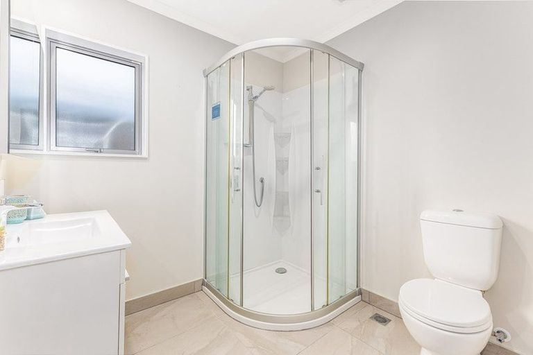 Photo of property in 5 Pacific View, Whitby, Porirua, 5024