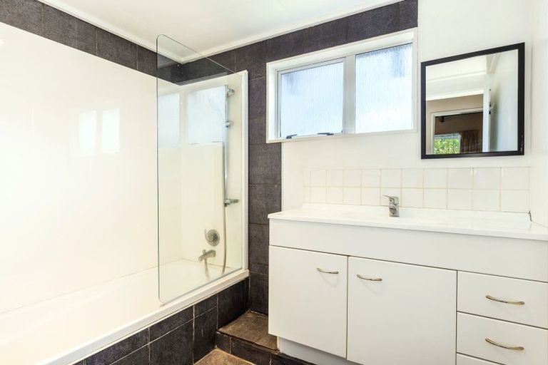Photo of property in 27 Tobin Place, Richmond Heights, Taupo, 3330