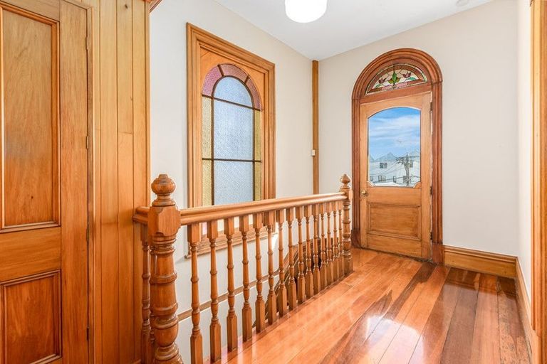 Photo of property in 46 Roxburgh Street, Mount Victoria, Wellington, 6011