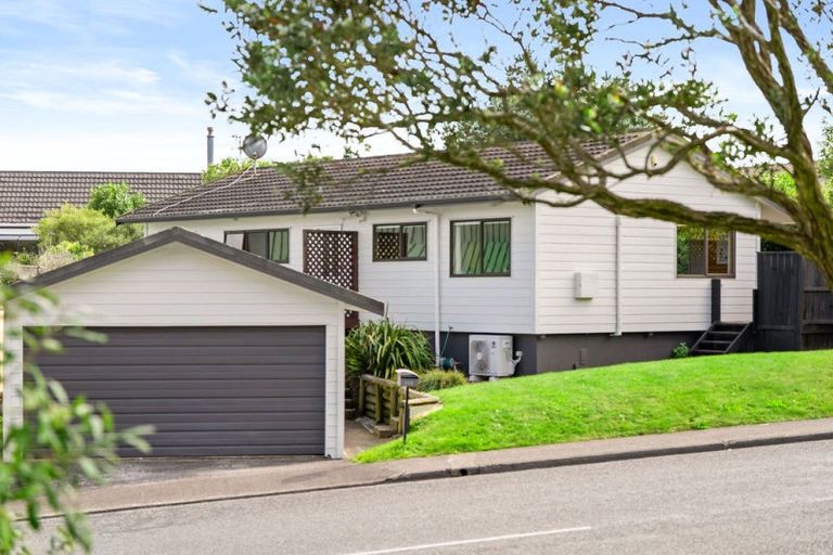 Photo of property in 115 Mark Avenue, Grenada Village, Wellington, 6037