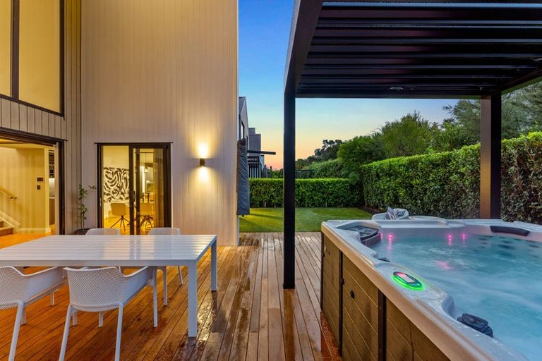 Photo of property in 15 Jack Seabrook Road, Hobsonville, Auckland, 0616