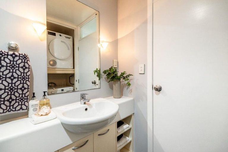 Photo of property in 1b/4 Fleet Street, Devonport, Auckland, 0624
