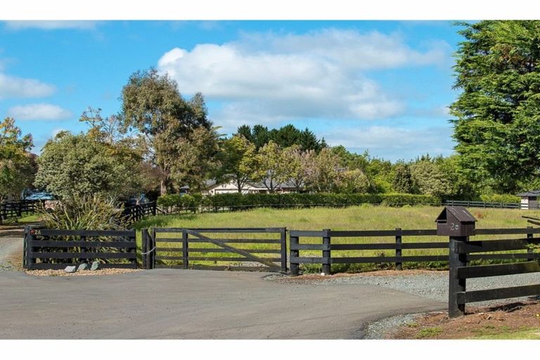 Photo of property in 2b Masters Road, Waiuku, 2681