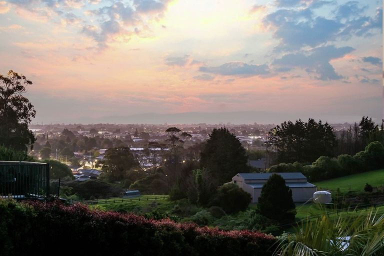 Photo of property in 57 Kaipara Road, Papakura, 2582