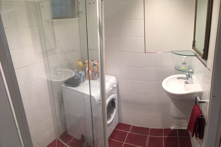 Photo of property in 56 Holloway Road, Aro Valley, Wellington, 6021