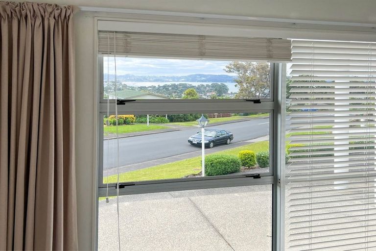 Photo of property in 76 Marellen Drive, Red Beach, 0932