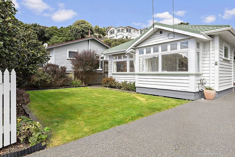 Photo of property in 11 Humber Street, Island Bay, Wellington, 6023