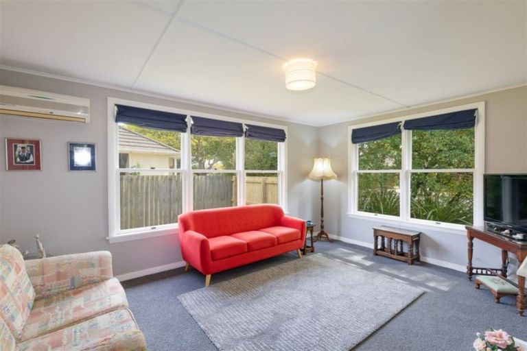 Photo of property in 33 Guildford Street, Burnside, Christchurch, 8053