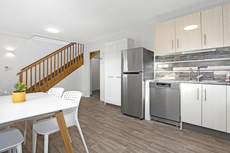 Photo of property in 1 Goldie Place, Waikanae Beach, Waikanae, 5036