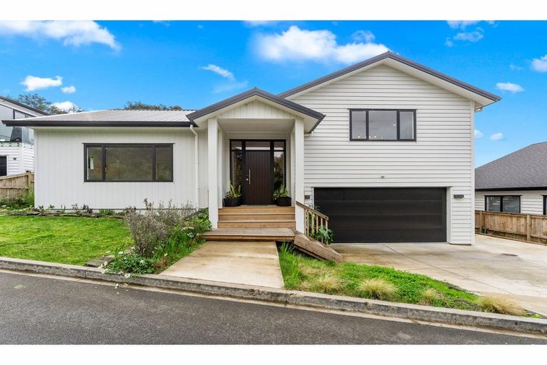 Photo of property in 5 Libertia Lane, Orewa, 0931