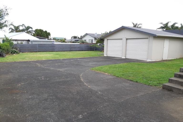 Photo of property in 20 Landscape Road, Pukekohe, 2120