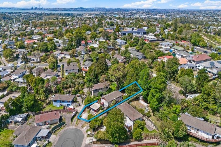 Photo of property in 14 Kilcar Place, Massey, Auckland, 0614