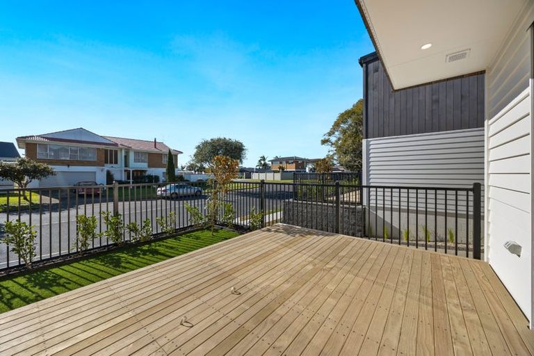 Photo of property in 10b Prince Regent Drive, Half Moon Bay, Auckland, 2012