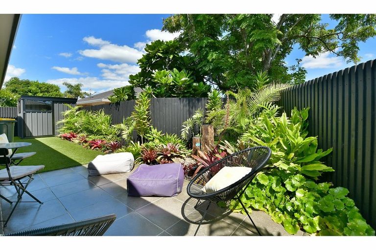 Photo of property in 2/54 Lakeside Drive, Orewa, 0931