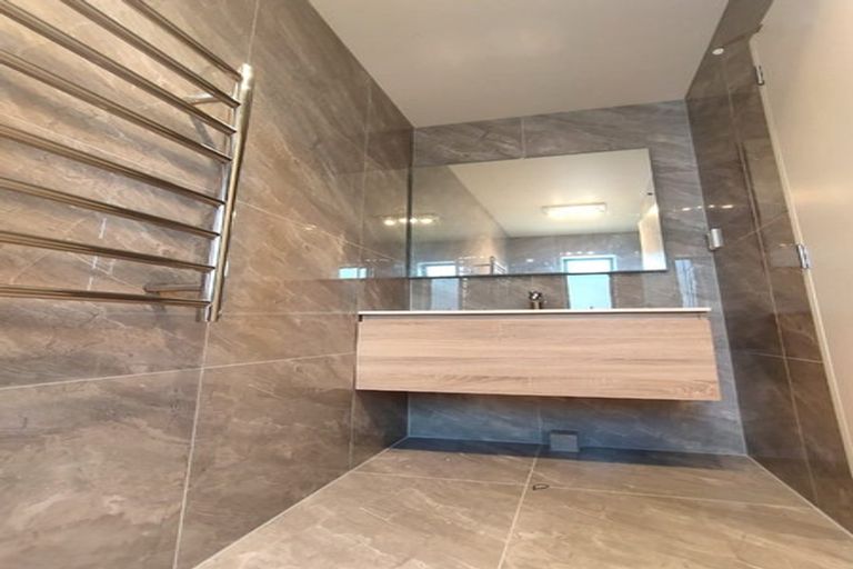 Photo of property in 6 Minhas Road, Papakura, 2110