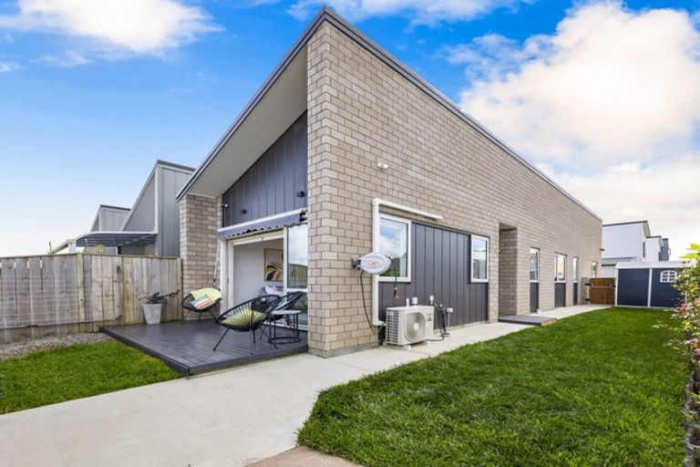 Photo of property in 129 Tarapuka Road, Westgate, Auckland, 0814