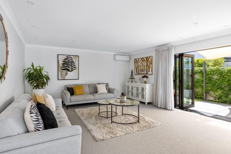 Photo of property in 9 Marie Avenue, Red Beach, 0932