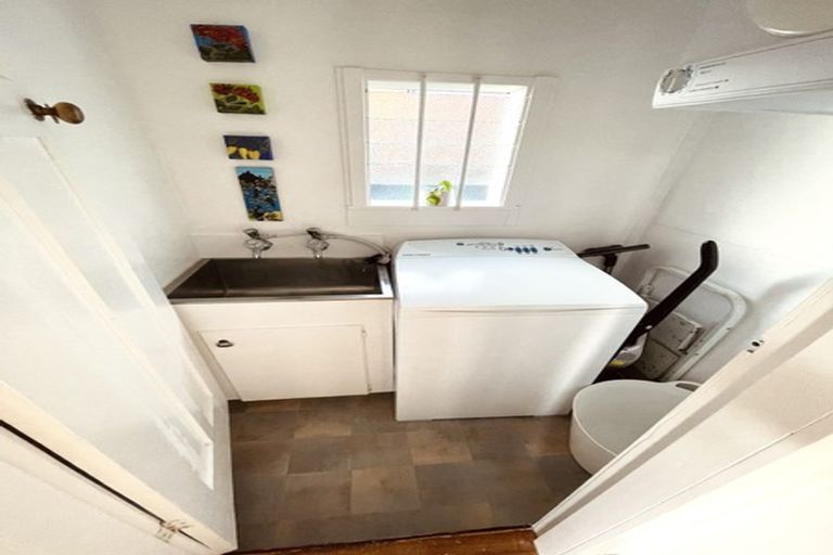 Photo of property in 9 Copley Street, New Lynn, Auckland, 0600