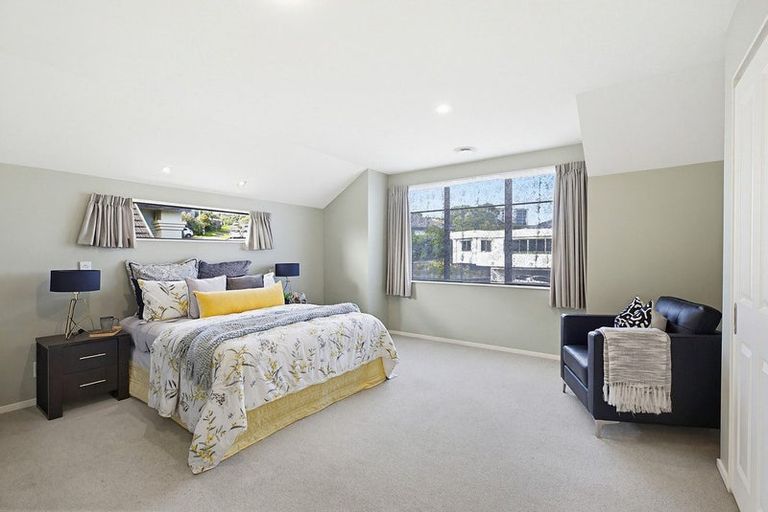 Photo of property in 17 Landsdowne Terrace, Karori, Wellington, 6012