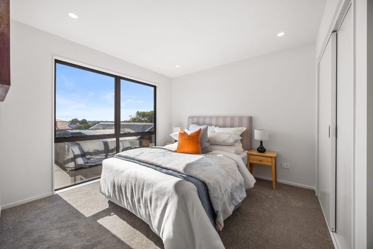 Photo of property in 10b Prince Regent Drive, Half Moon Bay, Auckland, 2012