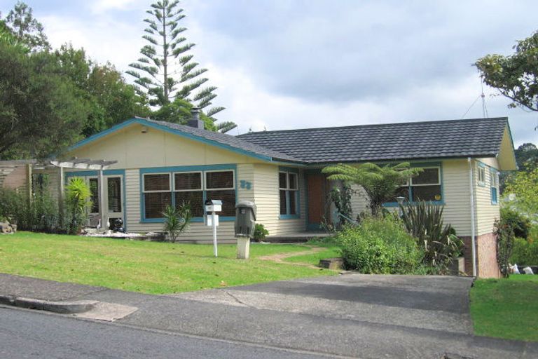 Photo of property in 77 Stottholm Road, Titirangi, Auckland, 0604