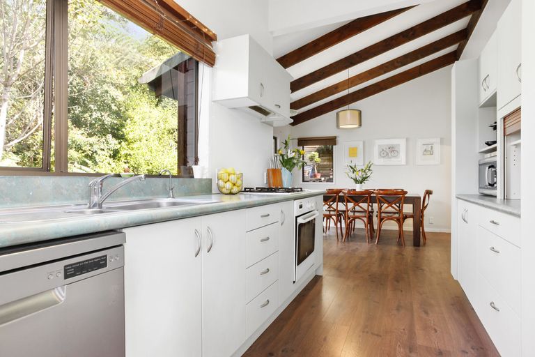 Photo of property in 7 Selwyn Avenue, Glen Eden, Auckland, 0602