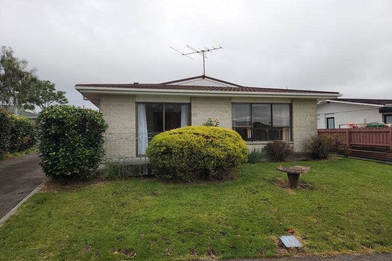 Photo of property in 29a Rewarewa Crescent, Waikanae, 5036