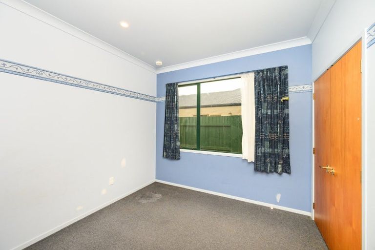 Photo of property in 8 Fernlea Avenue, Kelvin Grove, Palmerston North, 4414