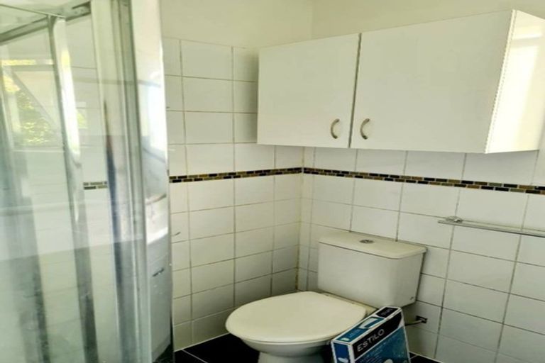 Photo of property in 15 Noeleen Street, Glenfield, Auckland, 0629