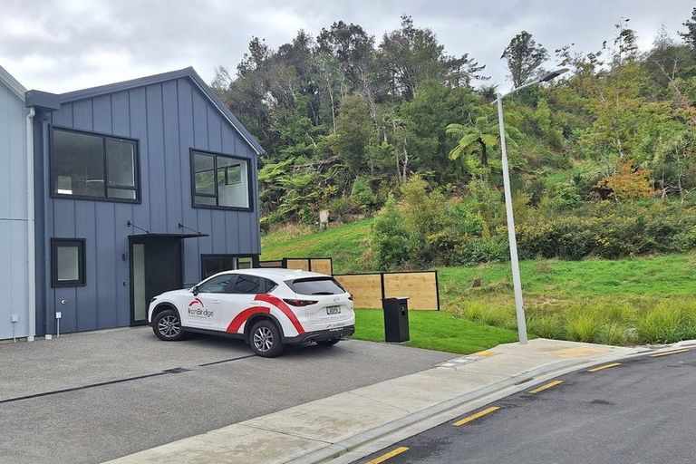 Photo of property in 15 Joseph Bolton Crescent, Trentham, Upper Hutt, 5018