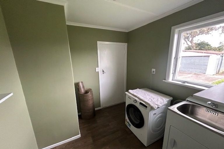 Photo of property in 20 Bartholomew Road, Levin, 5510