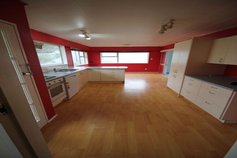 Photo of property in 13a Lyndfield Lane, Newlands, Wellington, 6037