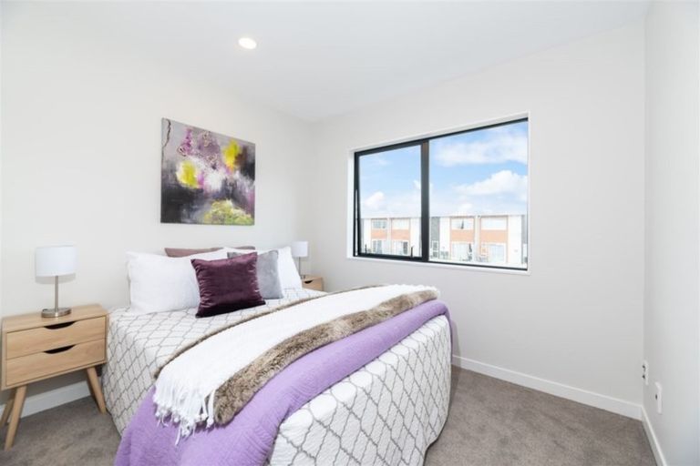 Photo of property in 8 Meritage Lane, Te Atatu South, Auckland, 0610