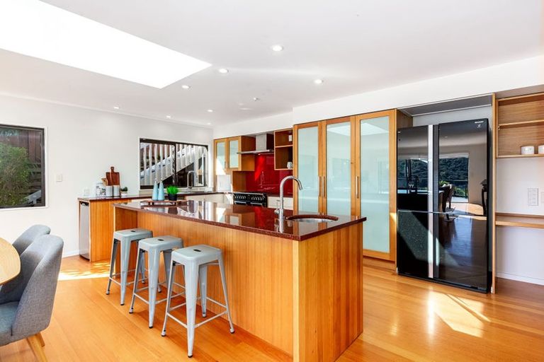 Photo of property in 22 Sailmaker Close, Whitby, Porirua, 5024