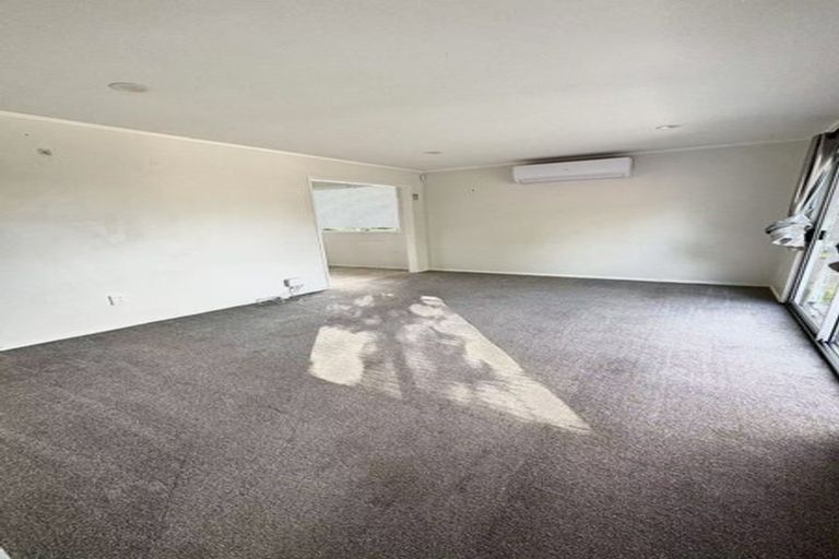 Photo of property in 104 Kemp Road, Massey, Auckland, 0614