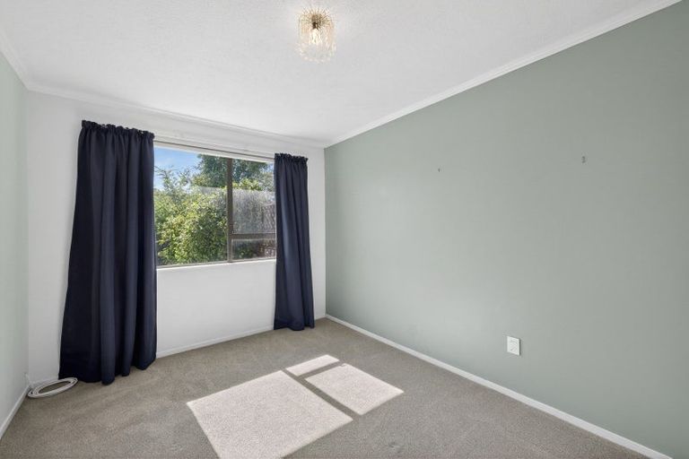 Photo of property in 2/70 Marlow Road, Aranui, Christchurch, 8061