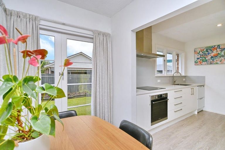 Photo of property in 2/21 Dunedin Street, Redwood, Christchurch, 8051