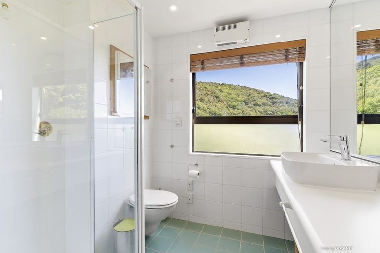 Photo of property in 11 Baxter Way, Karori, Wellington, 6012