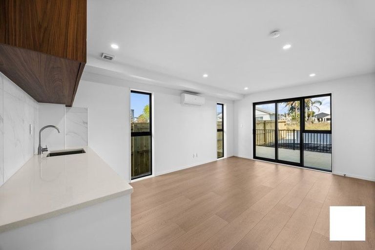 Photo of property in 7 Awhi Way, Karaka, 2578