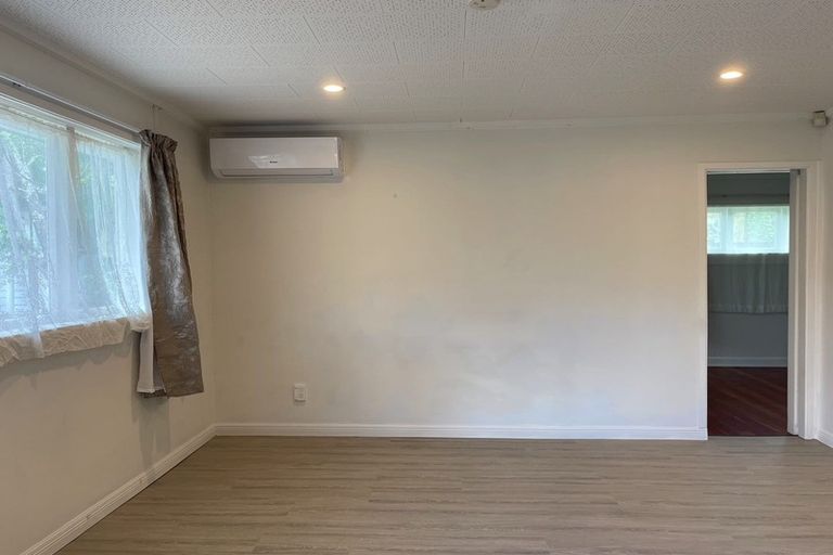 Photo of property in 37 Miro Street, New Lynn, Auckland, 0600