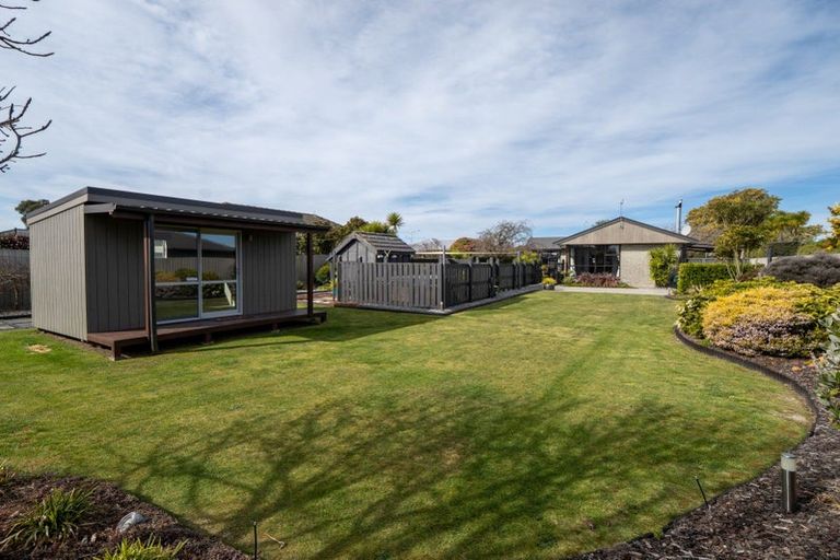 Photo of property in 12 Masham Road, Broomfield, Christchurch, 8042