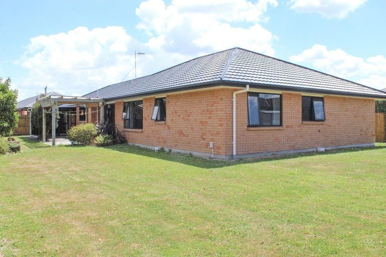 Photo of property in 22 Liberty Grove, Kelvin Grove, Palmerston North, 4414
