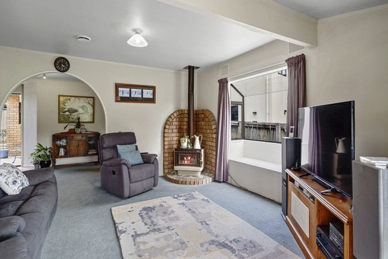 Photo of property in 48 Lagoon Place, Poike, Tauranga, 3112