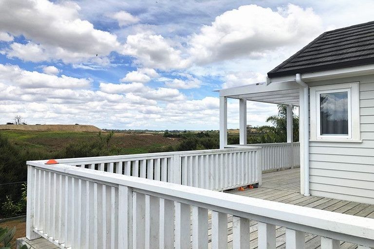 Photo of property in 73 Bayvista Drive, Karaka, Papakura, 2113