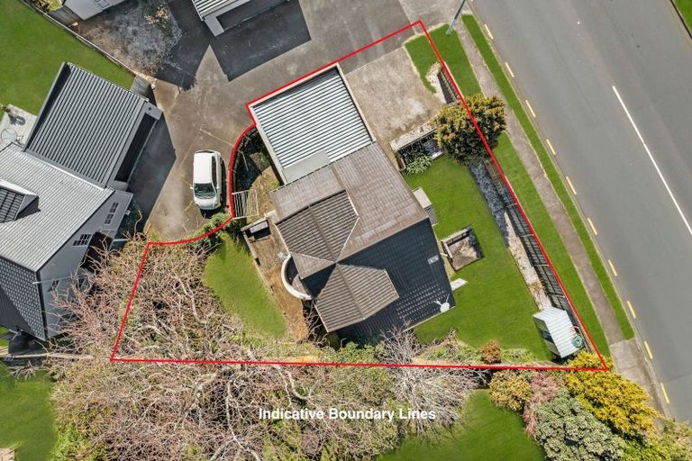 Photo of property in 2/163 Whitford Road, Somerville, Auckland, 2014