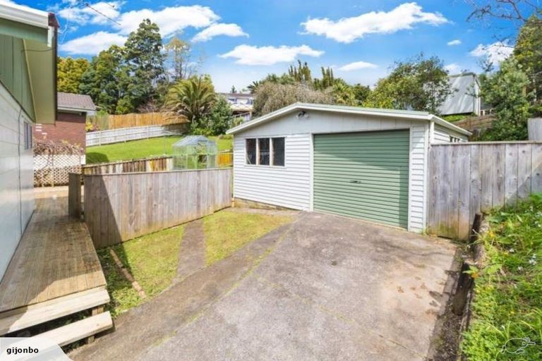 Photo of property in 3 Kilcar Place, Massey, Auckland, 0614